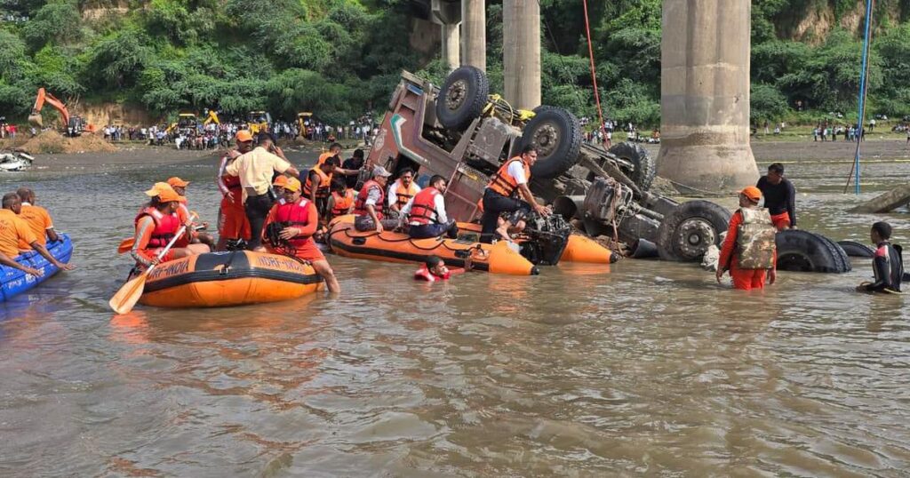 Gujarat Bridge Collapse 1